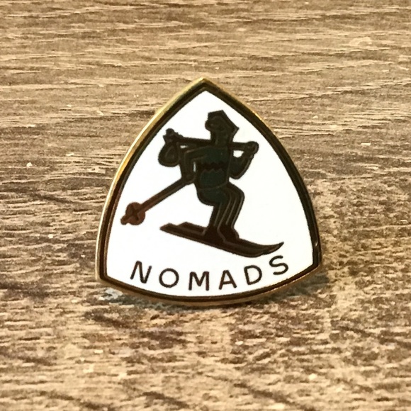 Vintage NOMADS Chicago Ski Club Pin 15/16" Long - Picture 1 of 3